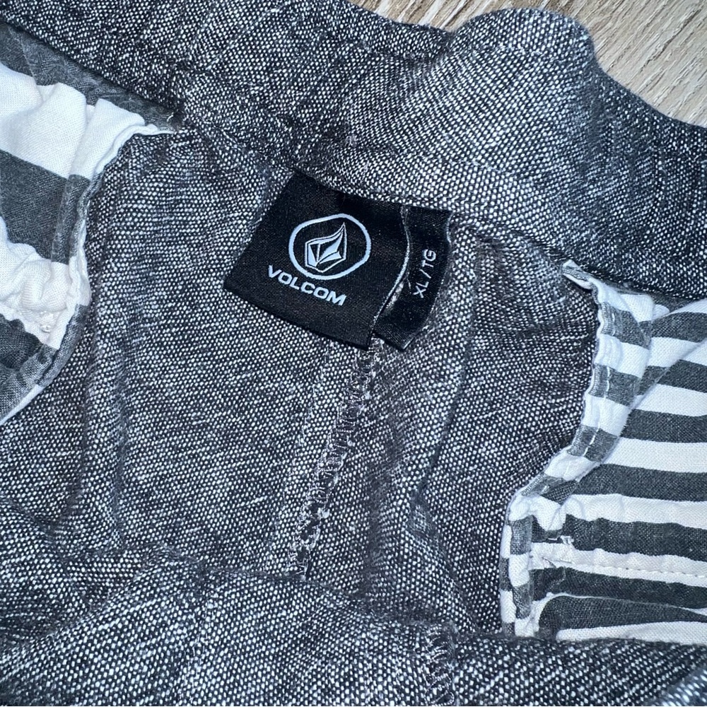 Volcom 5 Pocket Drawstring Shorts - image 3